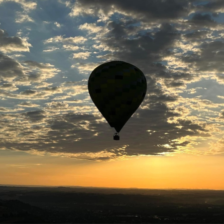 Lever de soleil en montgolfière dans le Tarn